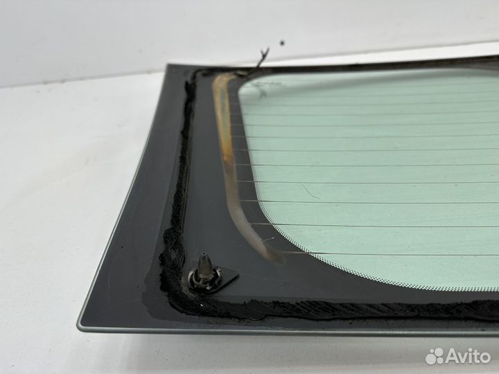 Ford Fiesta mk5 купе стекло крышки багажника