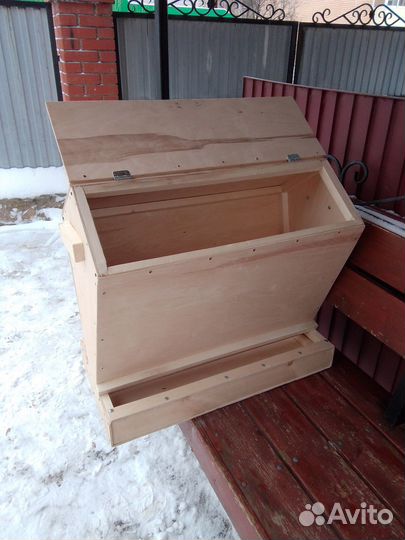 Бункерная кормушка для кур