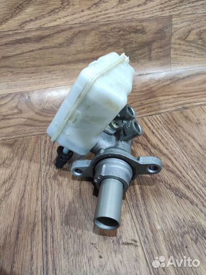 Главный тормозной цилиндр Ford Focus CB8 pnda 2014