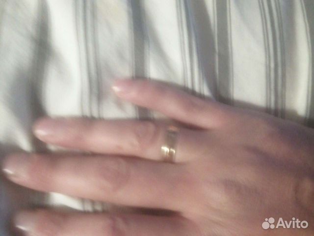 Золотое кольцо с бриллиантом 18,5