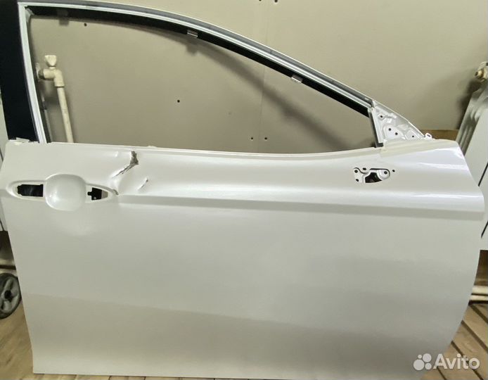 Правая передняя дверь toyota camry V70