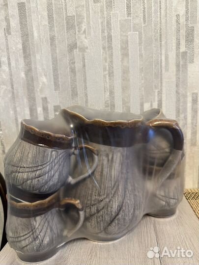 Кувшин с кружками