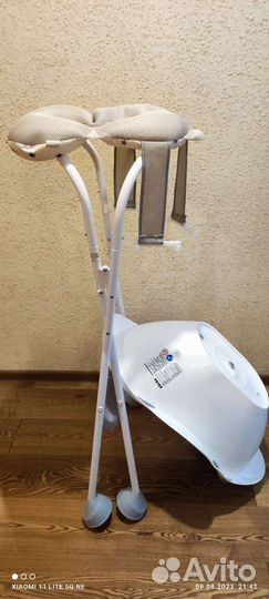 Ванночка Beaba Camele’o с Базой на ножках Beaba