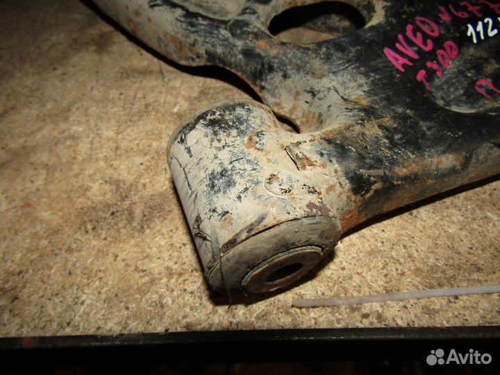 Рычаг передний левый Aveo (T300) 2011