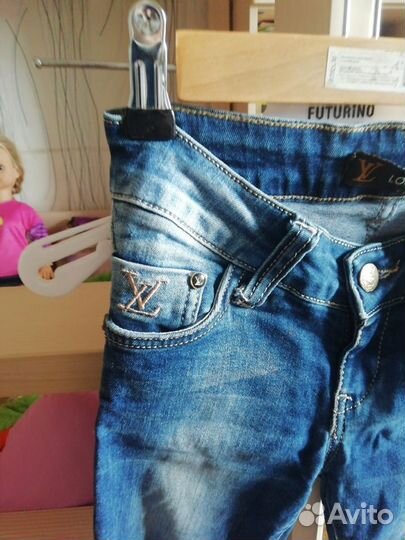 Брюки джинсовые на девочку 8-10 лет