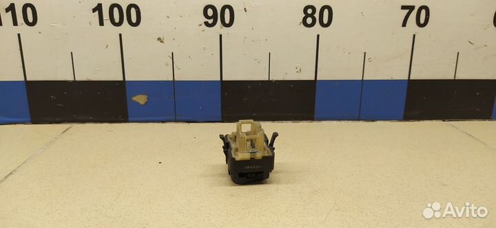 Кнопка стеклоподъемника Golf III/Vento 1991-1997