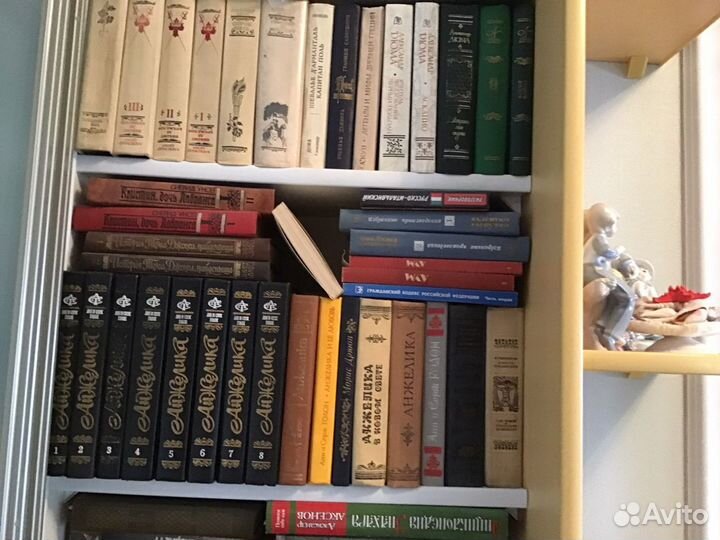 Художественная литература много