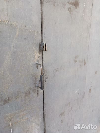 Ворота гаражные металлические распашные