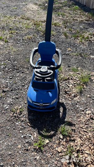 Детская машинка каталка с ручкой