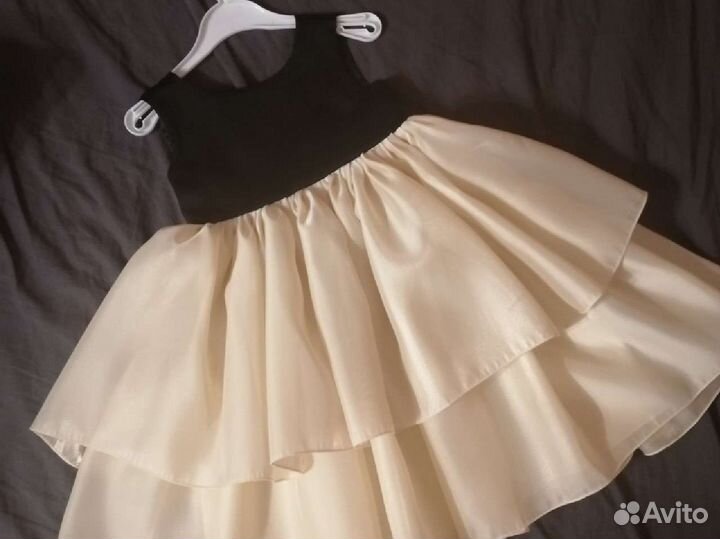 Платье для девочки 116 новое