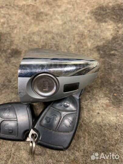 Замок зажигания комплект Б\У A1645450808