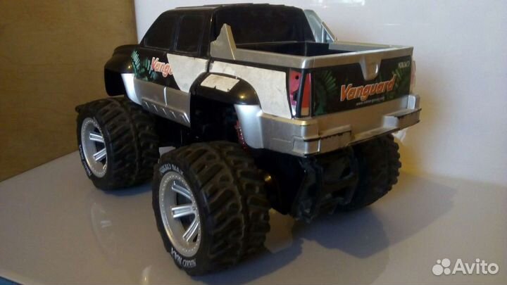 Радиоуправляемая машина б/у