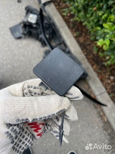 Заглушка бампера передняя Geely Tugella