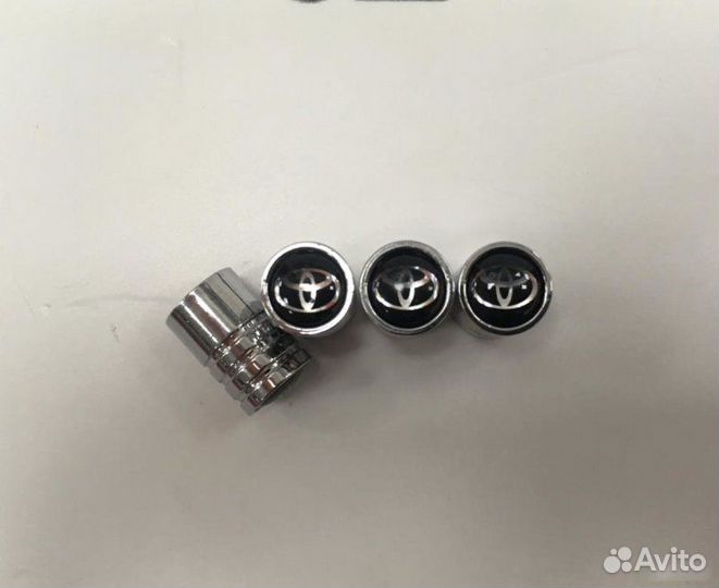 Колпачки на ниппели Toyota хром
