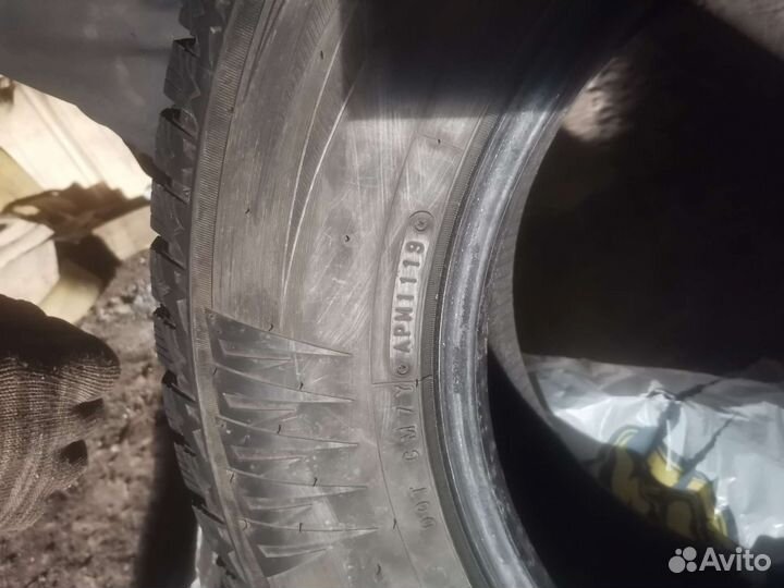 Nitto Therma Spike 265/65 R17 116