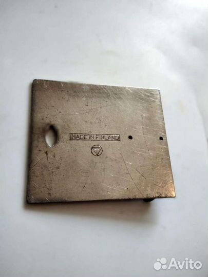 Две задвижных пластины от челночного отсека