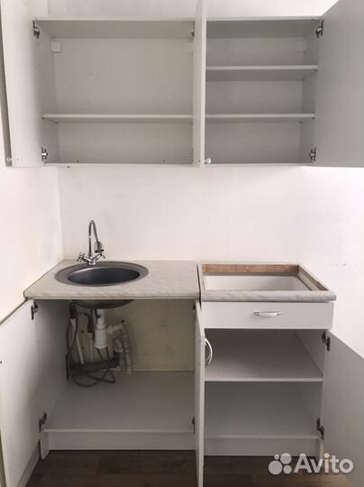 Кухоный гарнирур с мойкой