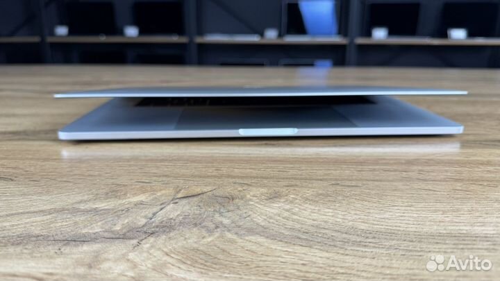 MacBook Pro 15 2019 i9 32 отличный