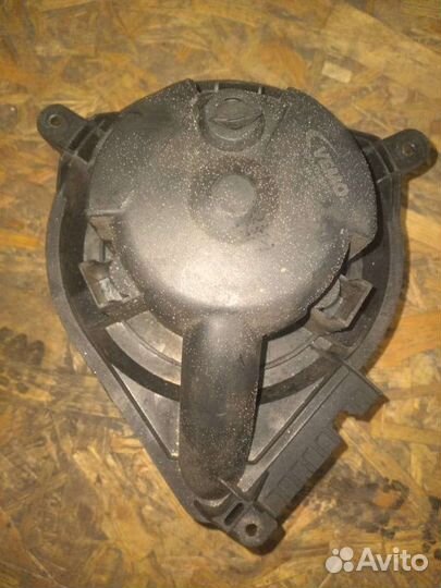 Мотор печки обдува лобового стекла на Mercedes Ben