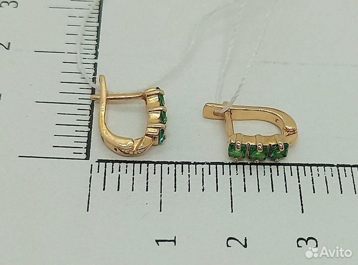 Золотые серьги с камнем