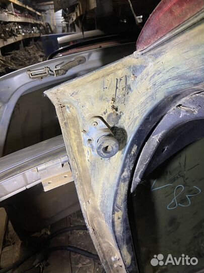 Крышка багажника Форд Эскорт лифтбек