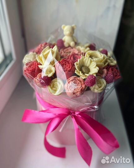 Шоколадные розы в коробке