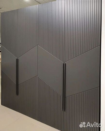 Распашной шкаф в спальню