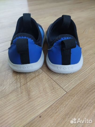 Кроссовки Crocs