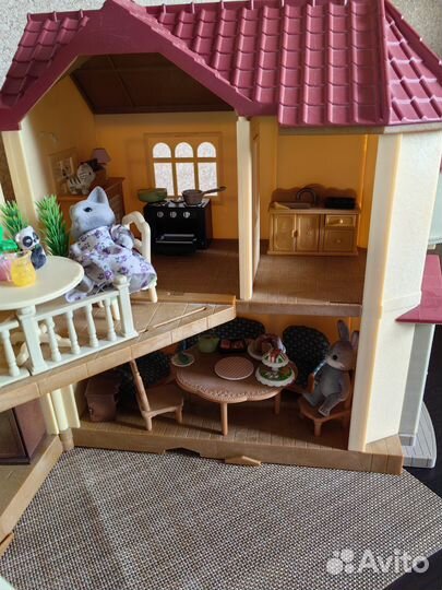 Большой дом и домик Марии Sylvanian Families