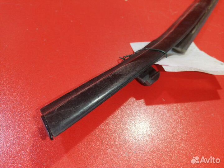 Молдинг стекла двери внешний задний правый Kia Rio