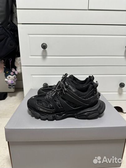 Balenciaga track 1 black