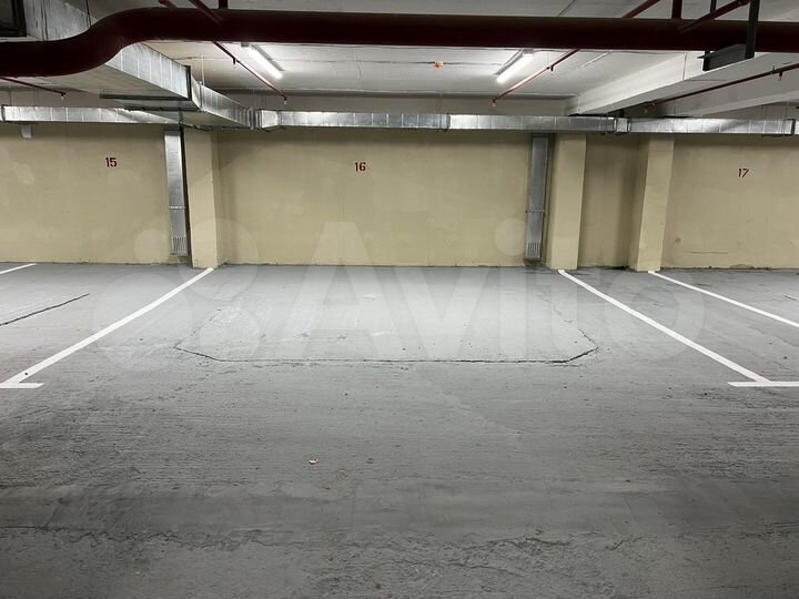 Машиноместо, > 30 м²