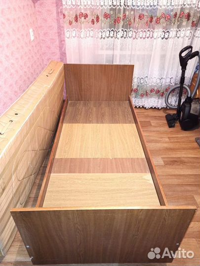 Кровать односпальная
