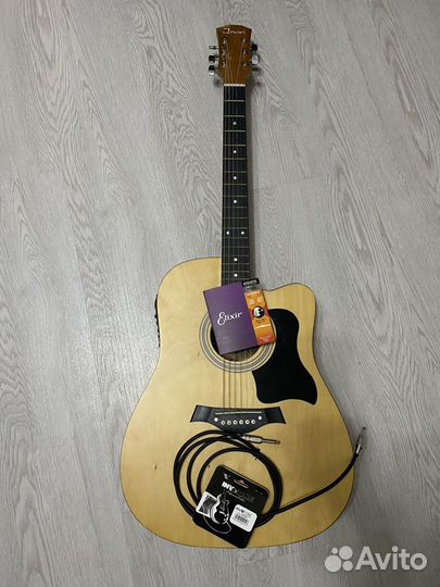 Электро акустическая гитара