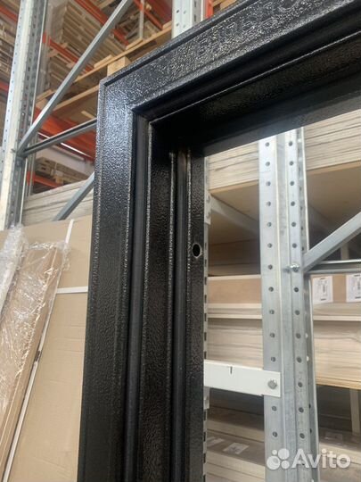 Металлическая дверь Бульдорс 960/2050 правая