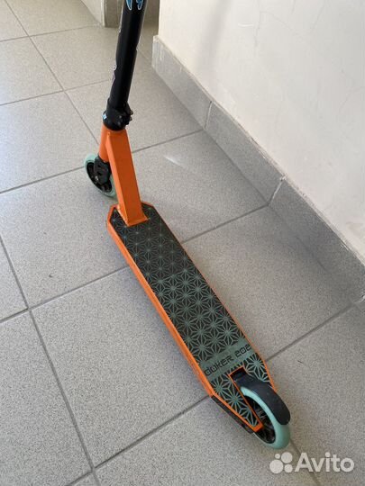 Трюковой самокат tech team duker 202