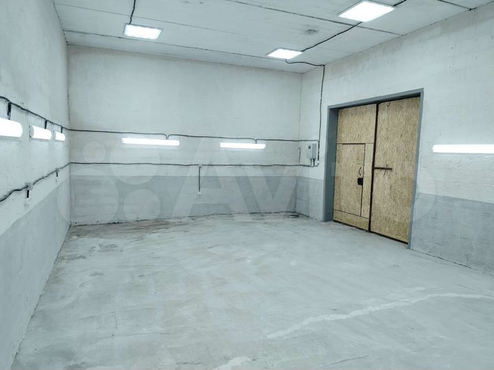 Гараж, > 30 м²