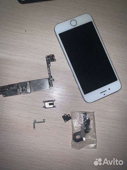 Куча запчастей на iPhone и не только