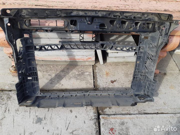 Рамка радиатора volkswagen polo седан 2010-2013