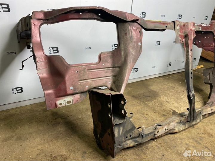 Передняя панель (телевизор) передняя Nissan