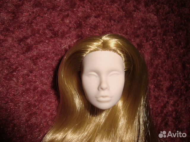 Болванка Poppy Parker с золотистыми волосами