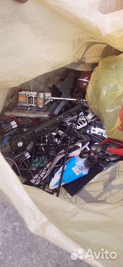 Радиоуправляемые игрушки (машины и вертолеты)