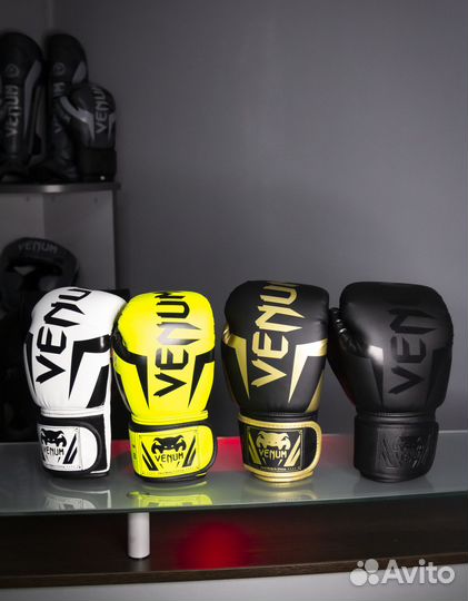 Боксерские перчатки Venum 14 oz