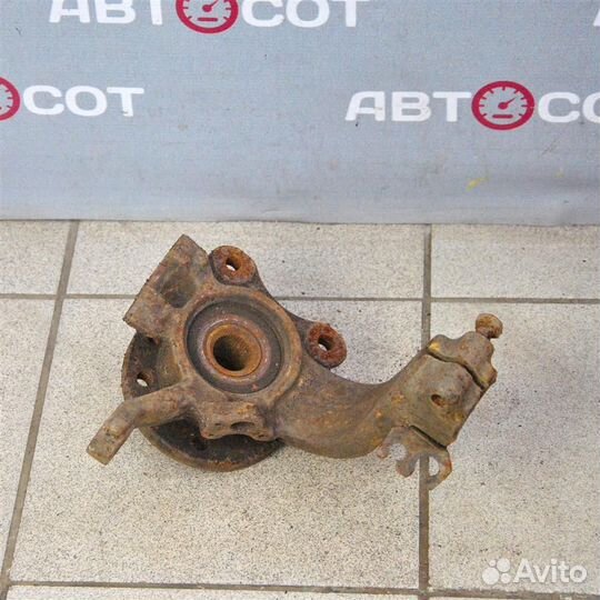 Кулак поворотный передний правый VW Sharan (1995