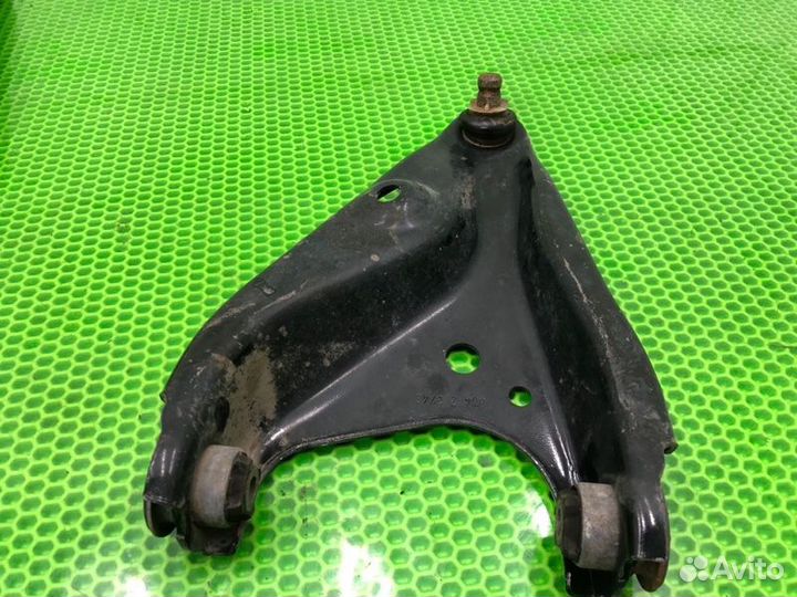 Рычаг подвески нижний передний левый Renault Logan