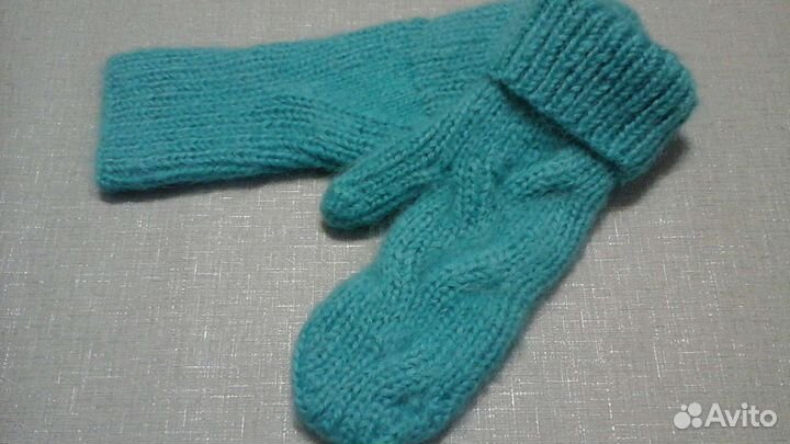 Шапка и варежки ручной работы