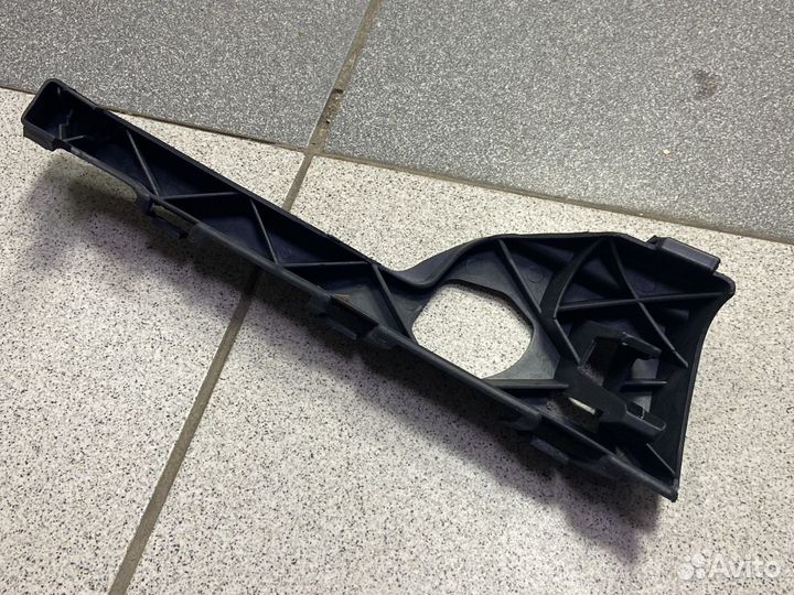 Кронштейн крепления переднего левого крыла фокус 2