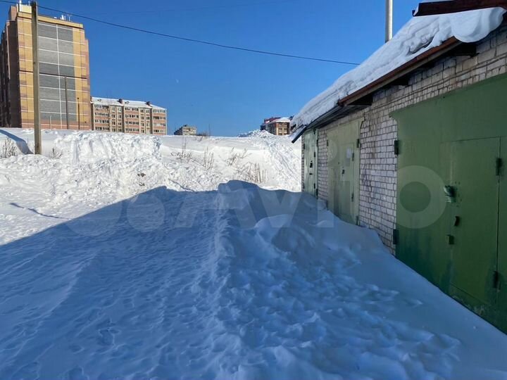 Гараж, > 30 м²