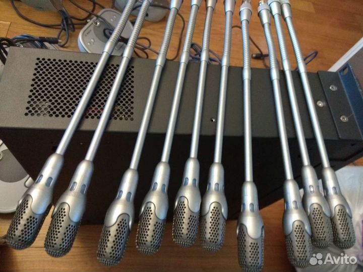 Центральный блок конференц системы Bosch DCN CCU