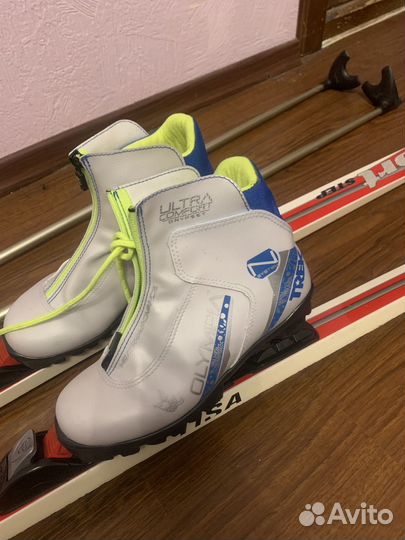 Беговые лыжи (комплект: лыжи, ботинки, палки)